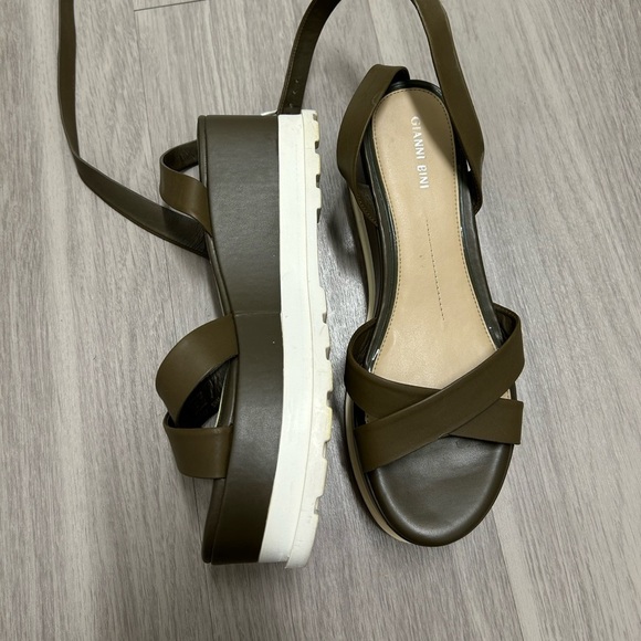 Gianni Bini Shoes - Gianni Bini Dartann Olive Green Platform Sandals with ankle strap.